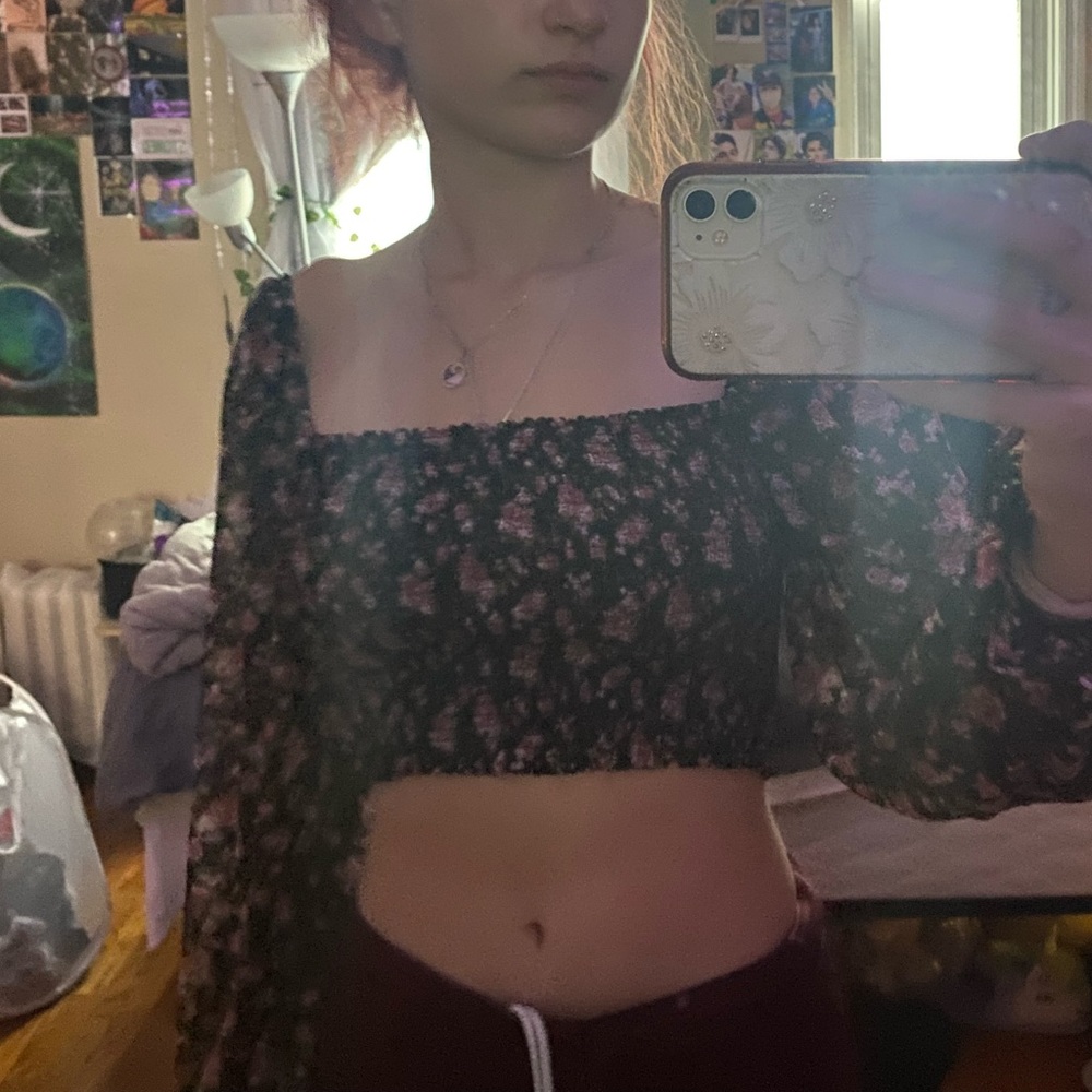 Forever 21 cropped blouse long sleeve